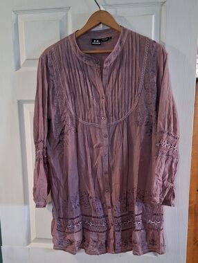 S.R. Fisson Lavender Embroidered Button-Down Shirt